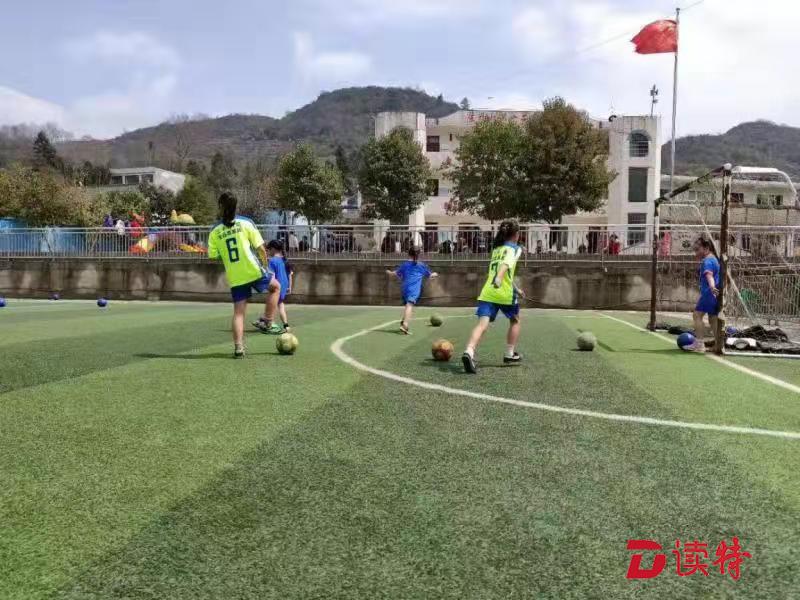 万村师资计划再出发 92名志愿者前往广西百色支教