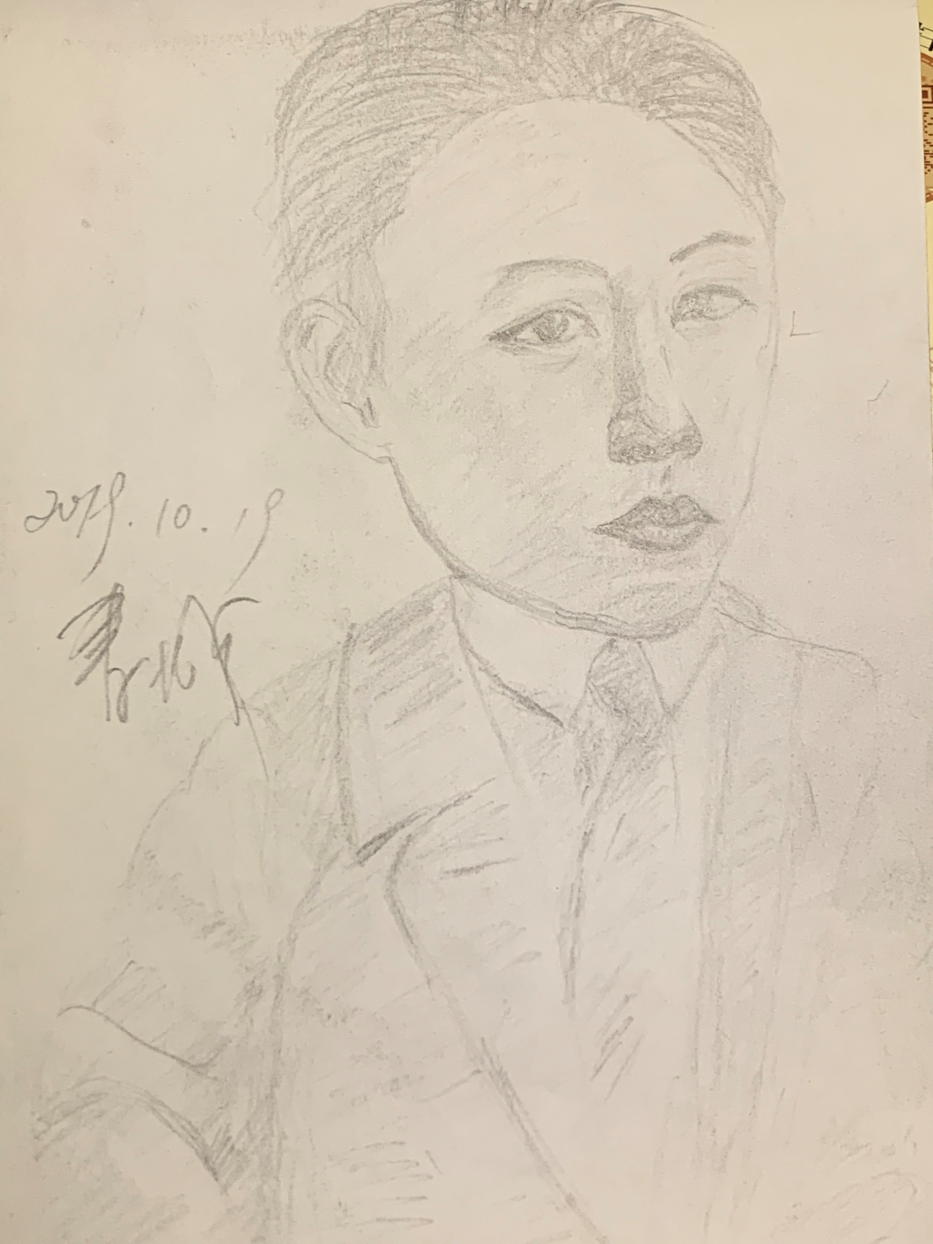 南山书城里一抹别样的橙色  深圳环卫女工点亮绘画梦想