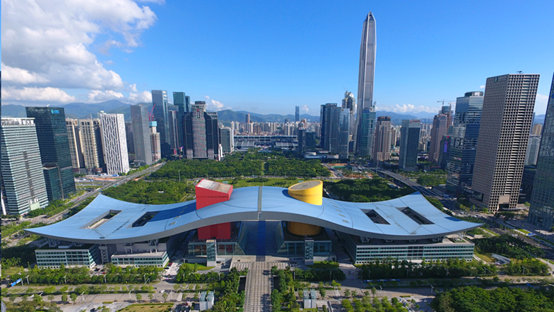 党的十九届四中全会决定在深圳引发热议，努力创造新的更大奇迹