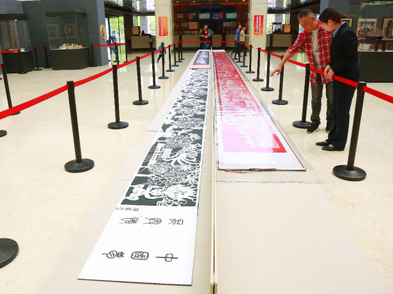 鹏城民间工艺精品组团亮相第三届民间工艺精品展
