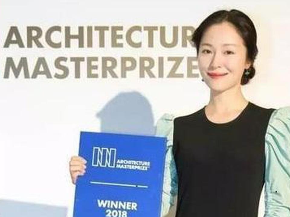 江一燕别墅被查处后发博道歉：会回归演员本身