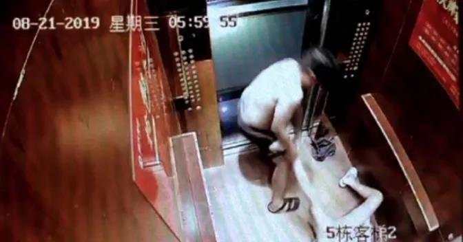 美妆博主控诉前男友家暴 当地警方：正在核查 