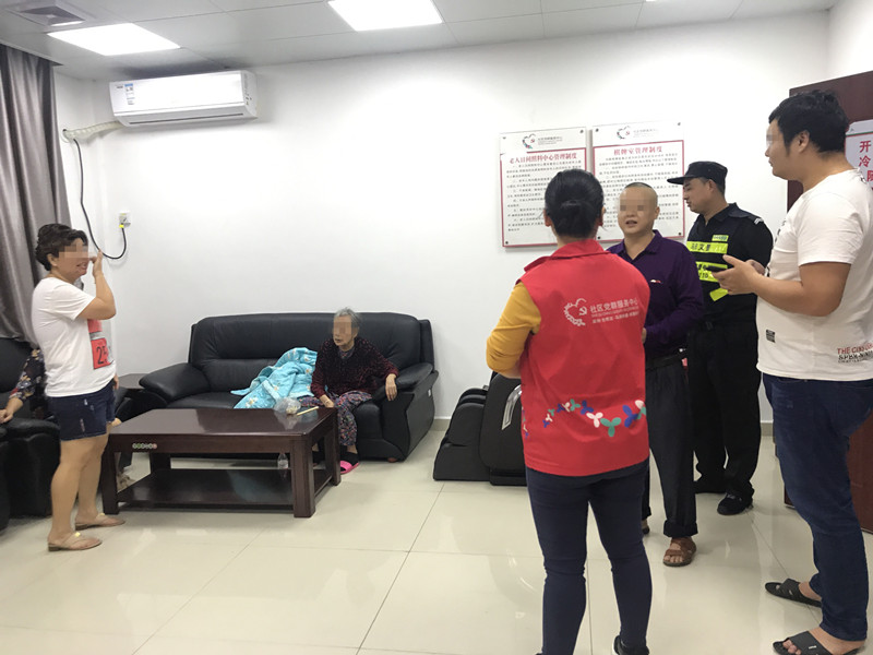 助走失小孩迷路老人返家 光明警方彰显警民鱼水情