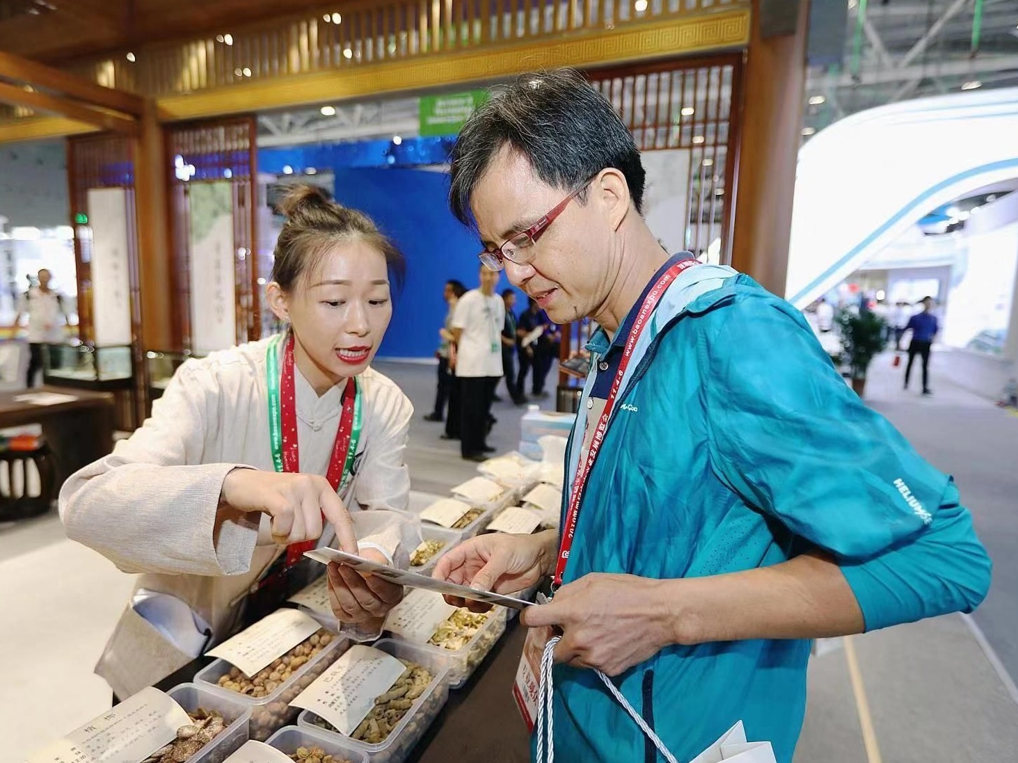 大受欢迎！宝博会中医药与大健康展区人气爆棚