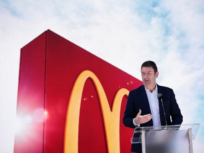 麦当劳CEO被解雇 因违反公司规定与员工存在两情相悦的亲密关系