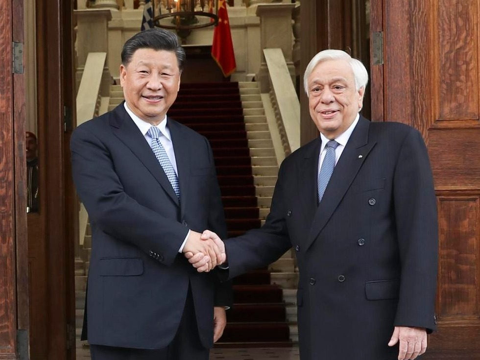 习近平同希腊总统帕夫洛普洛斯会谈