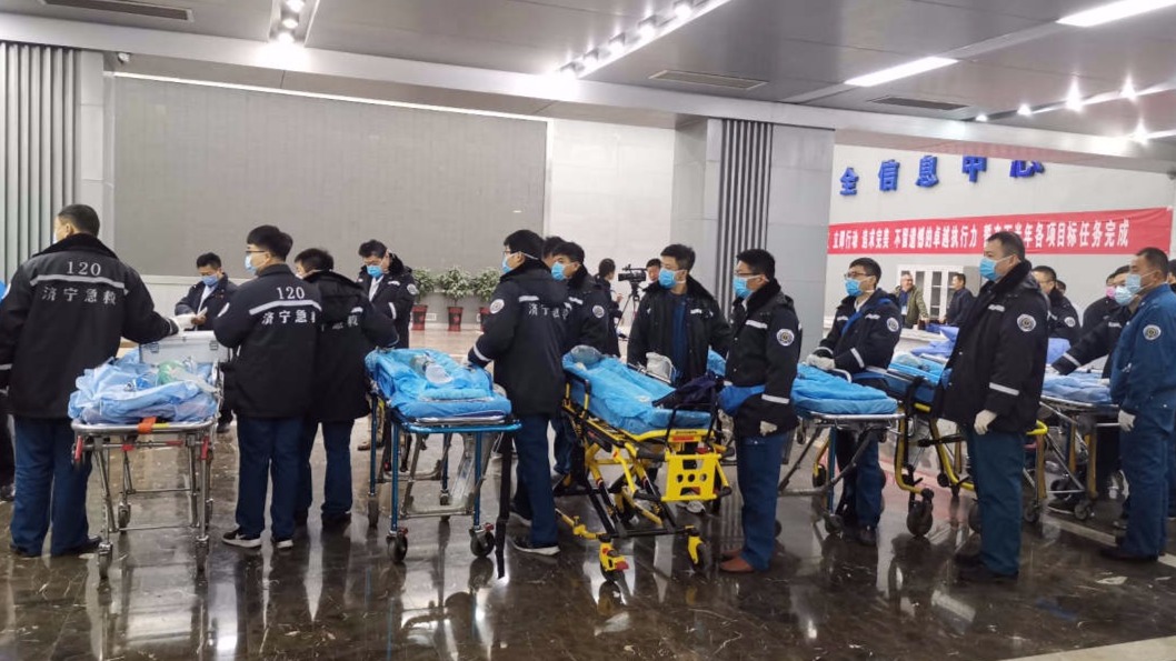 梁宝寺煤矿事故被困11人全部获救：我想给媳妇打个电话