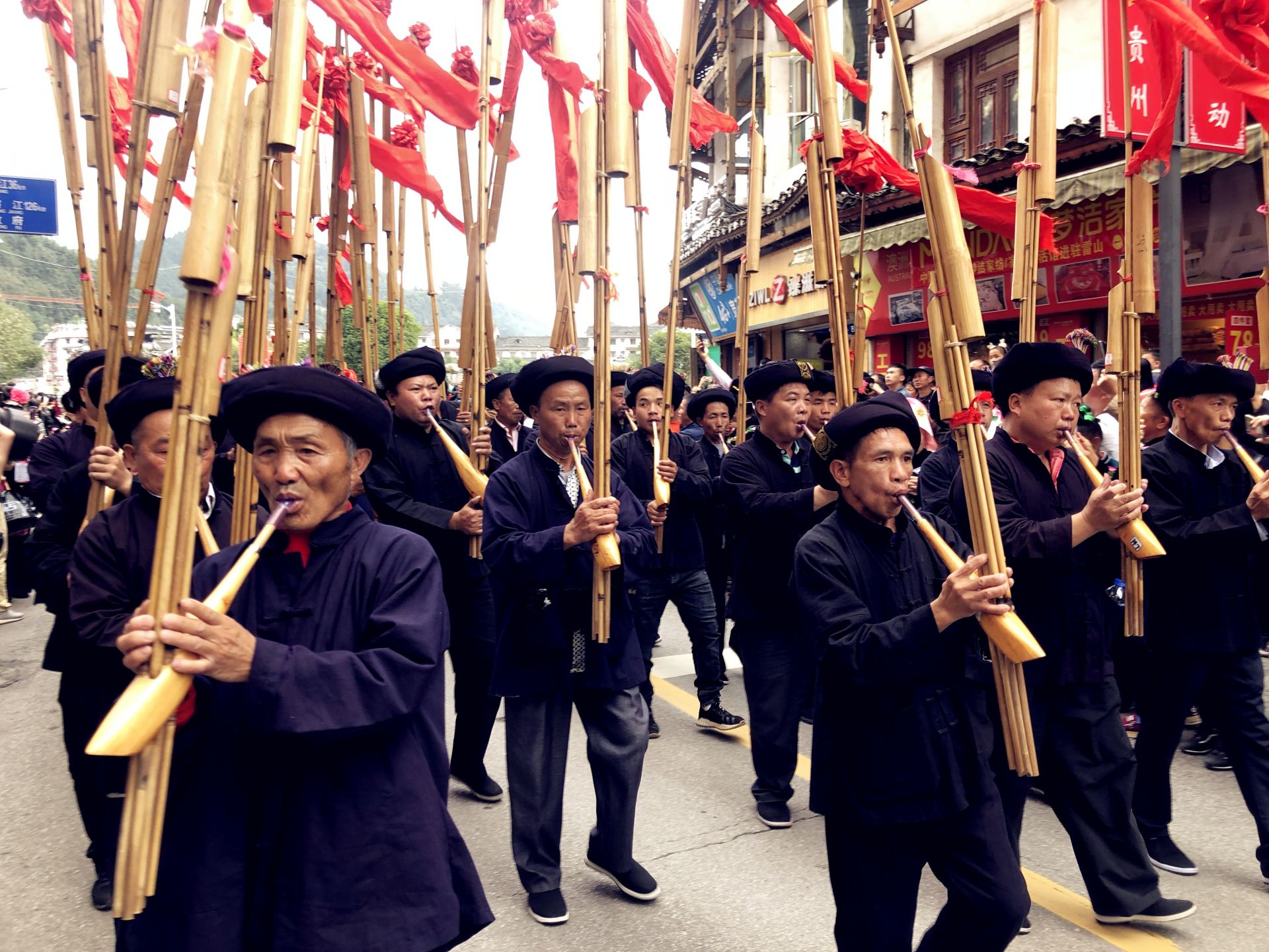 精彩纷呈的非遗展演活动开启2019雷山苗年