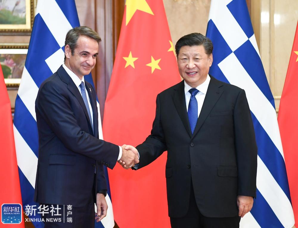 习近平会见希腊总理米佐塔基斯
