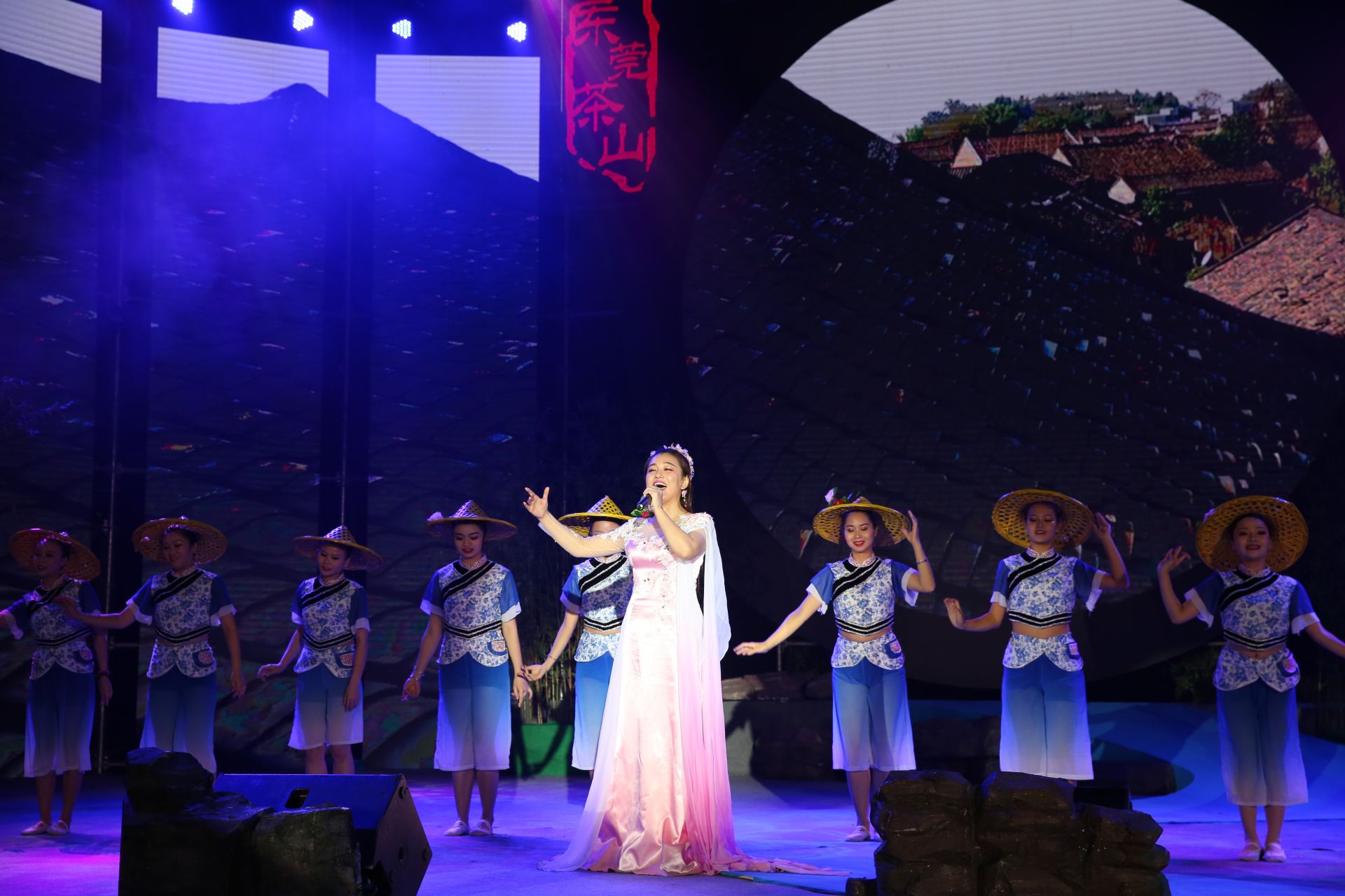 唱响“我爱你，中国”最强音！全国首届美丽乡村“十大金曲”推广发布晚会在东莞上演