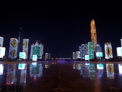 这个周六，深圳中心区灯光秀为深港“双城双年”展上演“特典”！