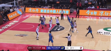 0.1秒超远三分！深圳男篮再现神奇绝杀