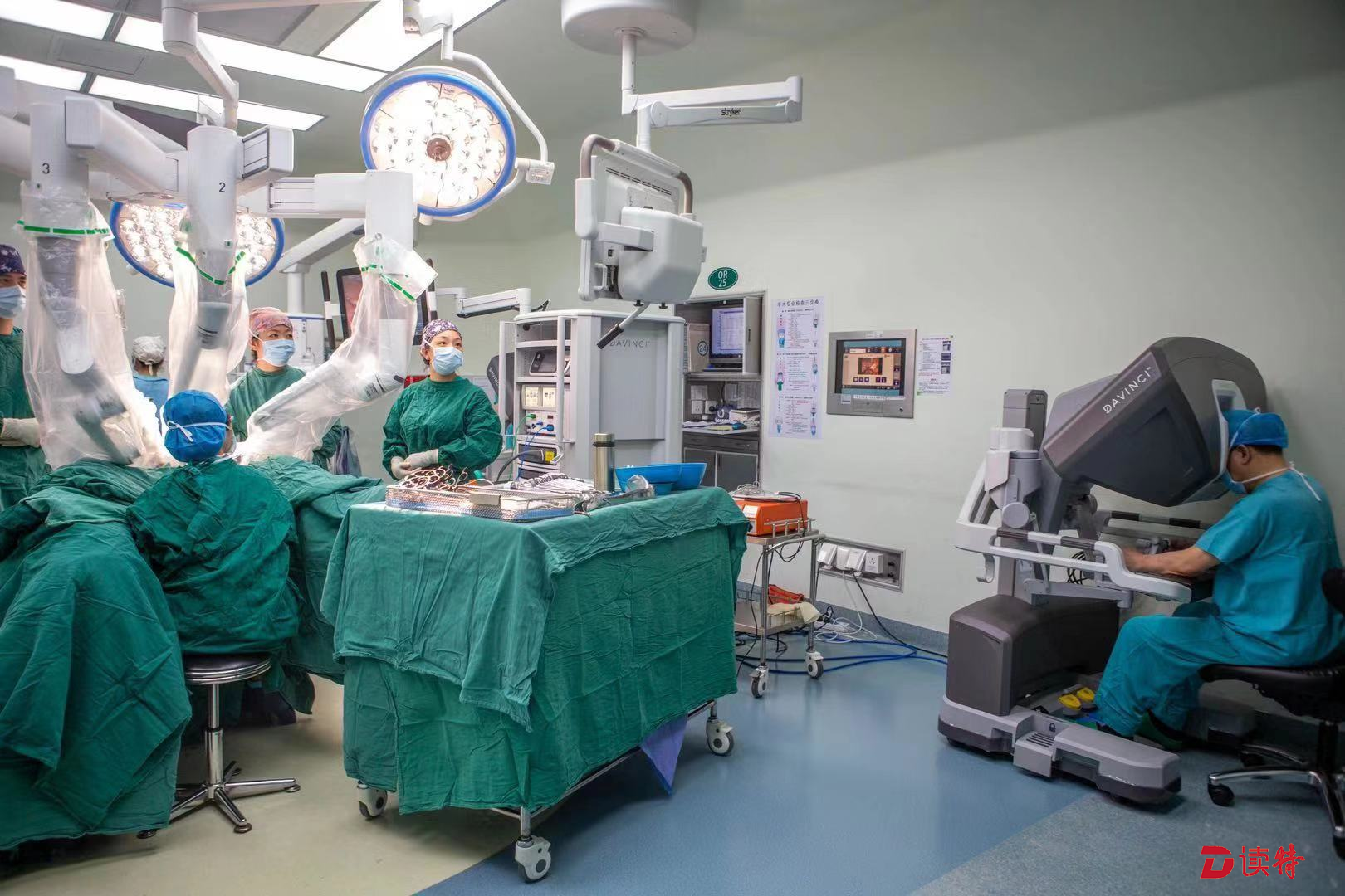 胸外科采用第四代达芬奇机器人完成腔镜微创食管癌根治术-西安国际医学中心胸科医院