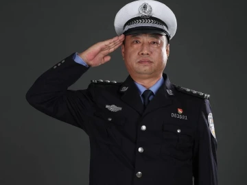 每日警星｜张永刚：福永交警中队的“孺子牛”