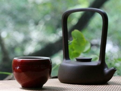 王蒙现身第一届茶文化论坛：茶禅一味，写“茶”非易事