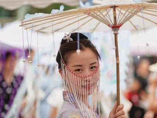 文旅部答复网友设“传统服装日”建议：听取呼声，加强论证