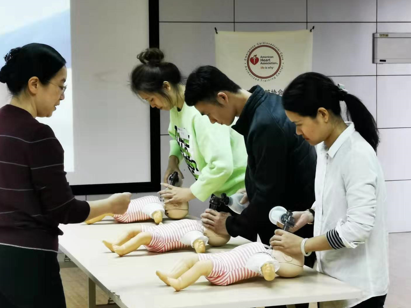 让更多人了解心肺复苏黄金4分钟！深圳市人民医院将基础生命支持培训课程送进高校