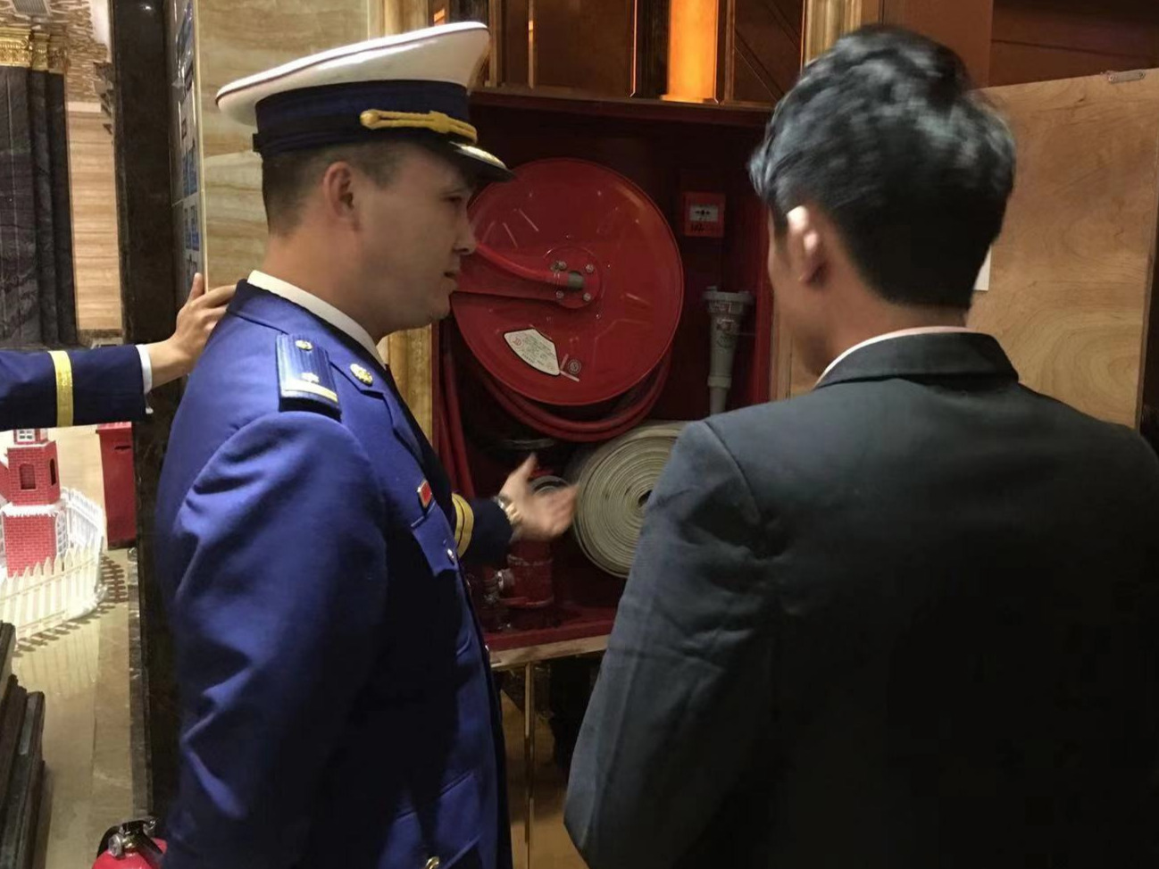 平安夜开展消防安全夜查保平安