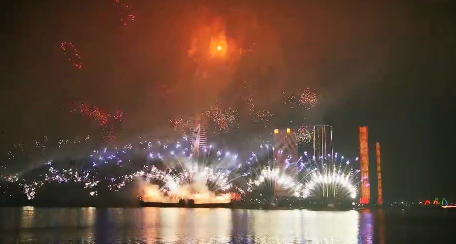 16万枚烟花，600架无人机！澳珠夜空璀璨绽放