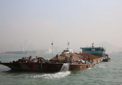 深圳大铲海事局紧急救援船体进水货船