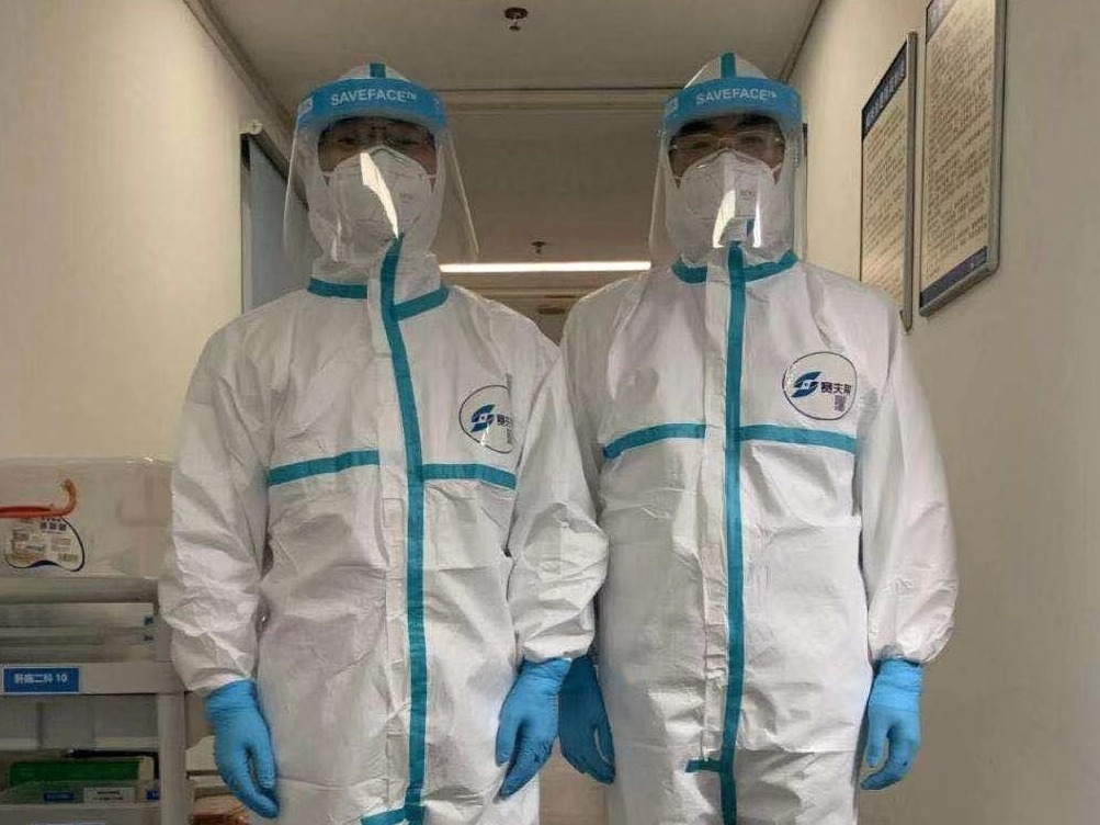 “防疫一线，有我们，没问题！”