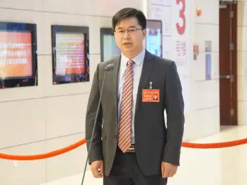 首场“代表通道”开启！读特记者问了这个问题