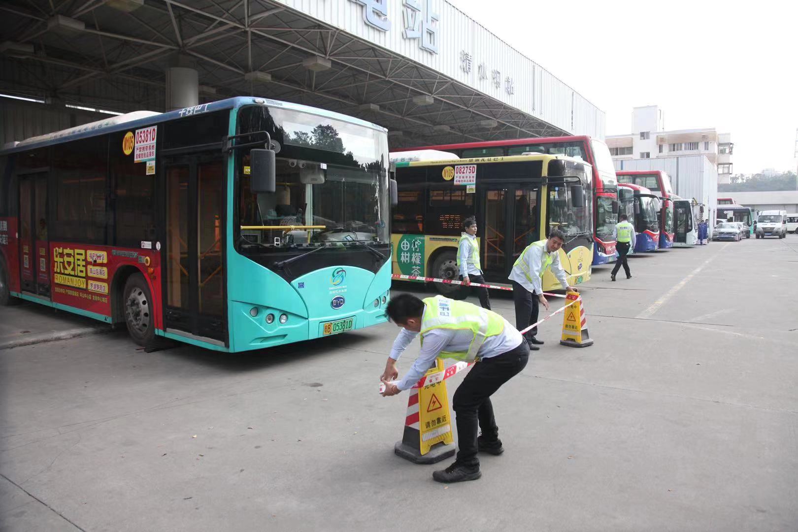 充電車輛著火怎麼辦深圳巴士集團開展春運充電車輛安全應急演練