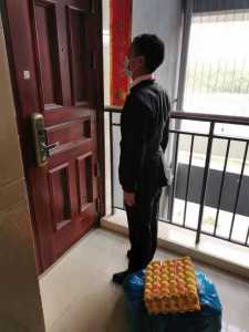 深圳一小区建“送菜群”，送菜人每天为医学观察住户送菜上门