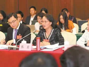 深圳代表团共提出3件议案，涉及物业管理、学前教育、家庭教育等方面