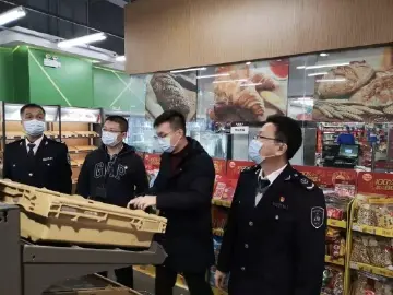 党员冲锋在前，带领群众做好食品药品安全保障