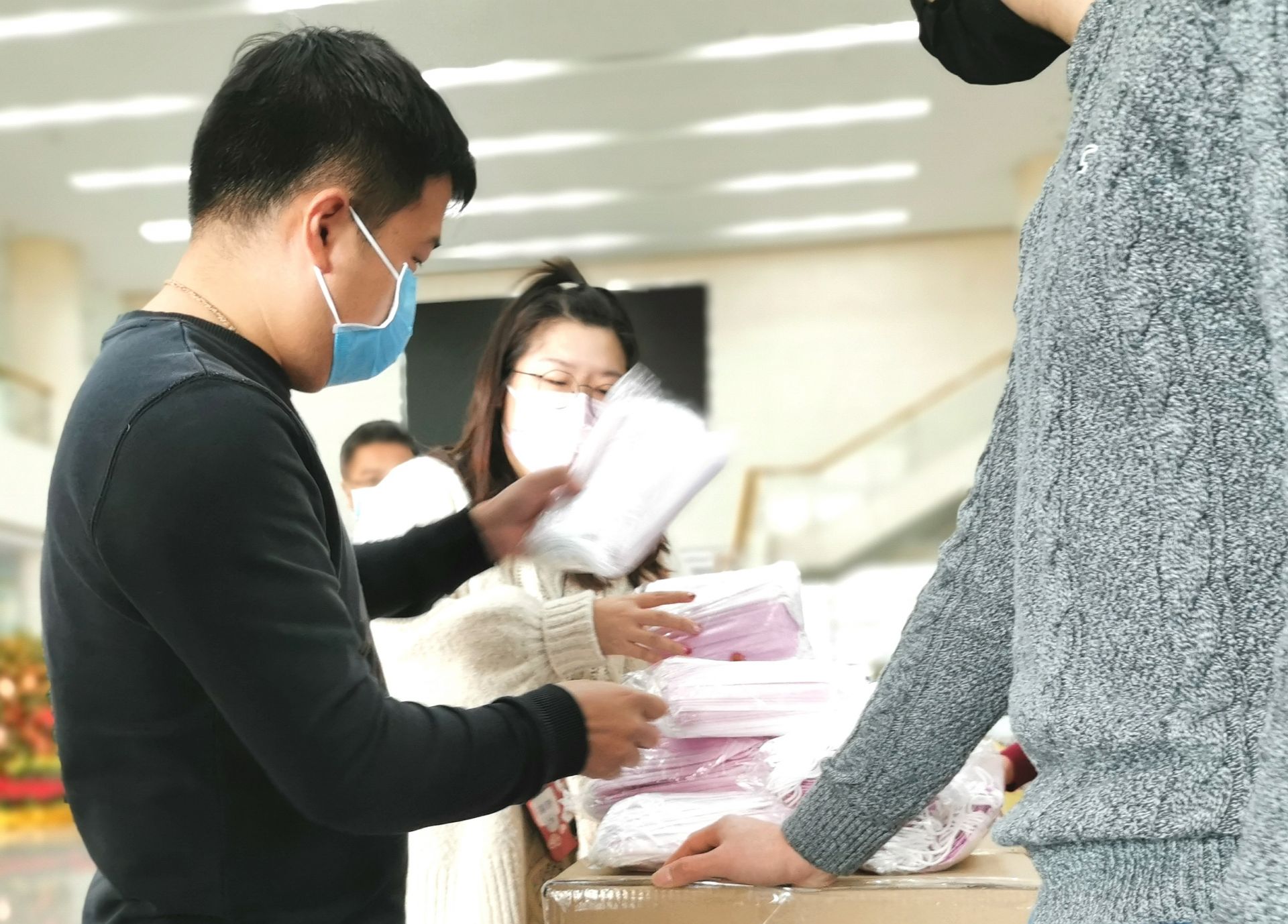 东莞民营企业爱心捐钱赠物驰援抗击疫情