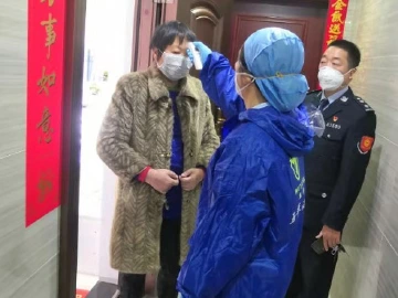 平凡中见精神——凤凰街道党员杨贵坚守疫情防控一线二三事