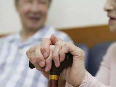 深圳申请成为长期护理险试点城市，让失能老人有尊严地安享晚年