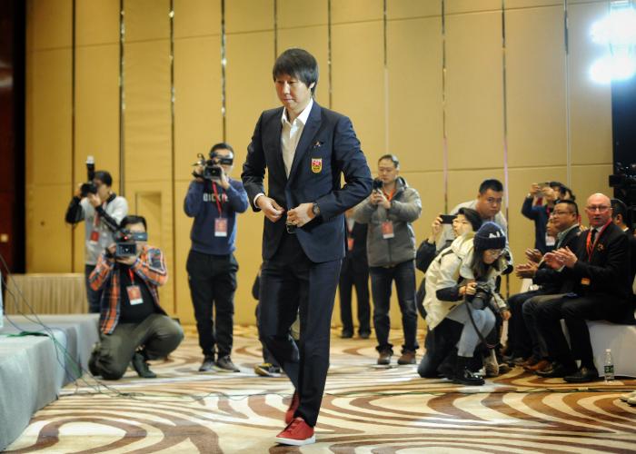 正式就任国足主帅！李铁在就职见面会上说了这些