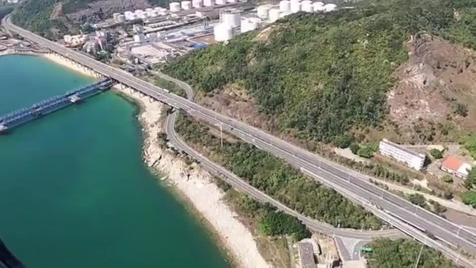 航拍春运返深路况：入深车辆较去年少了13万