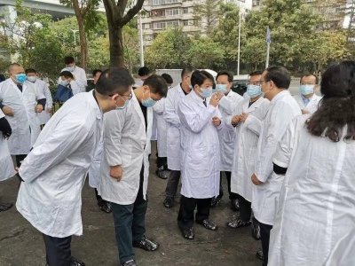 深圳市市场监管局检查南山家禽批发市场