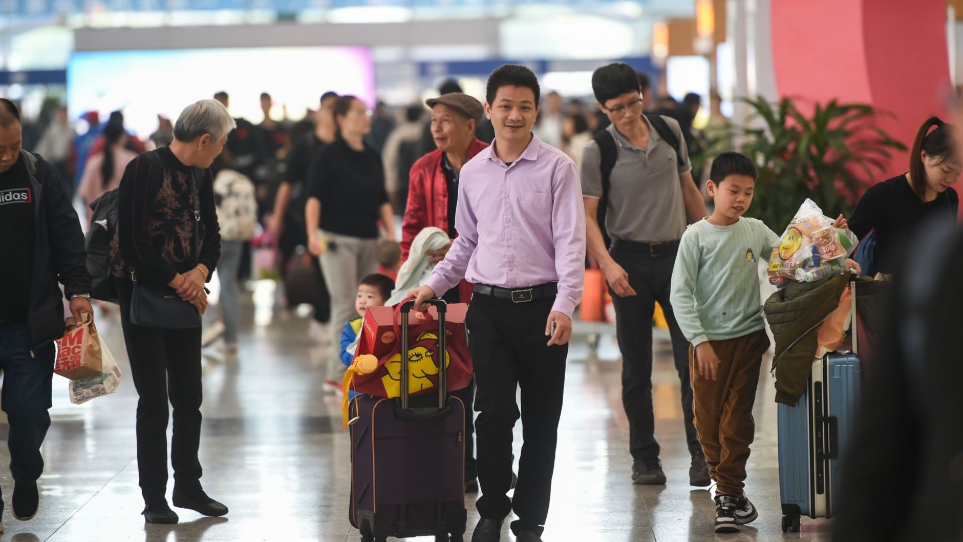 春运首日各场站秩序井然！深圳海陆空铁发送38万人次