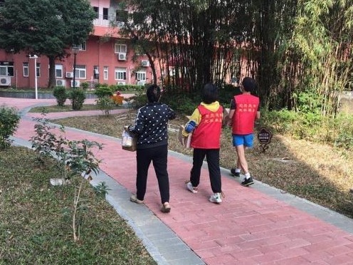 共筑坚实抗疫防线，龙城街道锦绣东方小区党支部有担当