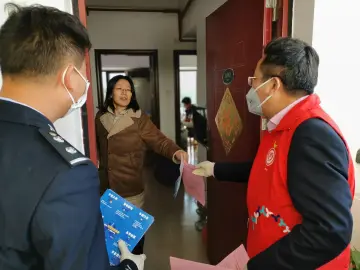 新湖街道：让党徽在抗击疫情一线闪耀