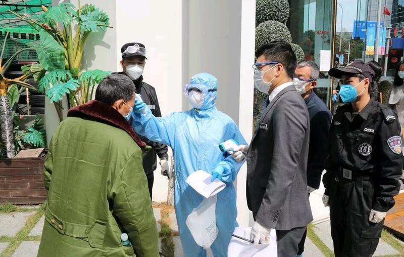 寒潮下的暖心之举，招商街道救助街头流浪人员入住定点酒店