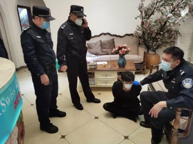 以为疫情期间警察不上班，深圳一男子入室盗窃不料两小时被抓