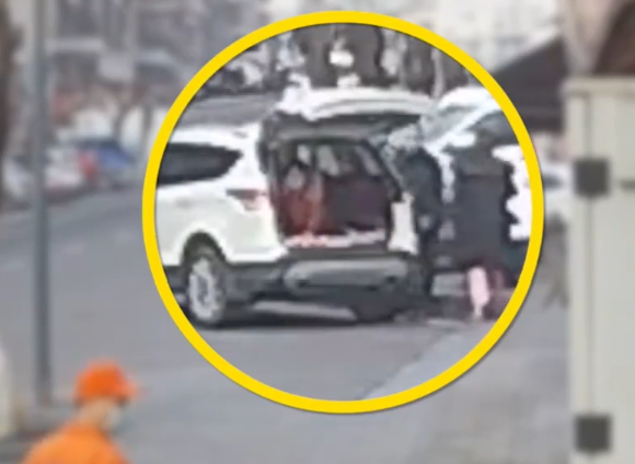 男子后备箱藏女友和女友母亲：憋久了想出门耍