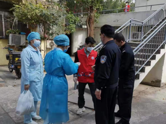 华强北防疫第一线 他们挺身而出冲锋陷阵