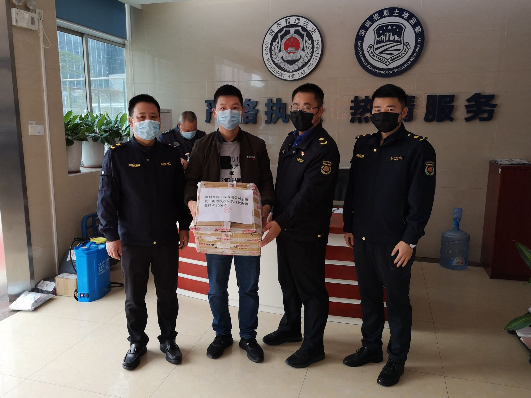 暖心故事在这里一次次上演  坂田街道南坑社区齐心协力抵抗疫情
