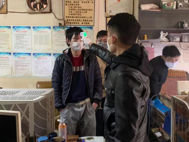 抗疫中战役的光明文体人 他们坚守岗位，保证区文体系统稳定安全