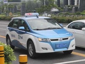深圳拟向出租车驾驶员发放防疫出车奖励  单日营运150公里或6小时，当日奖励50元