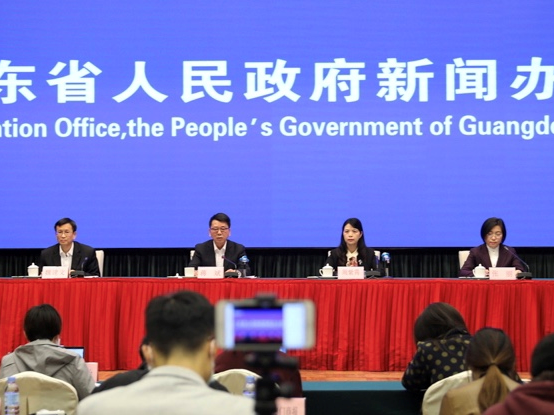 广东向驰援湖北省医务人员每人发放慰问金5000元