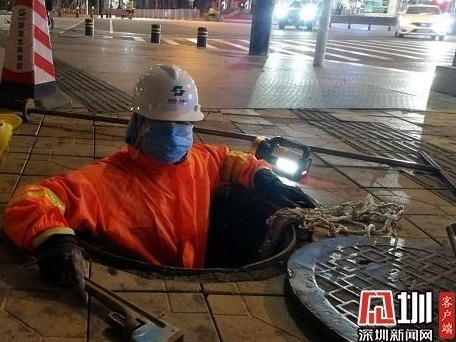 罗湖解放路供水管爆裂 深圳水务集团深夜出动关阀止水