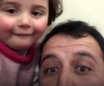叙利亚3岁难民听到轰炸大笑 背后是父亲的用心良苦