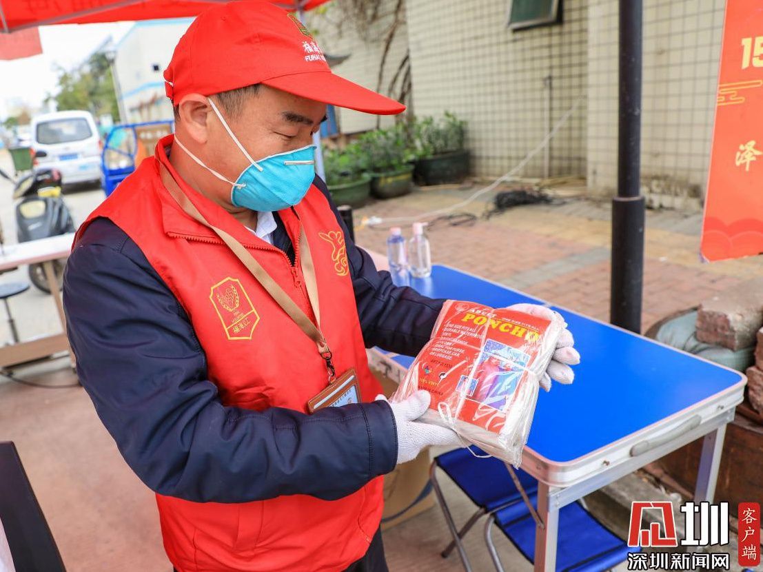 义工郭建庚的一天：为防疫物资生产尽一份心力